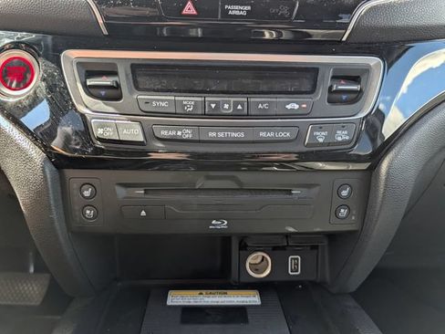 Used 2019 Honda Pilot Elite image 22