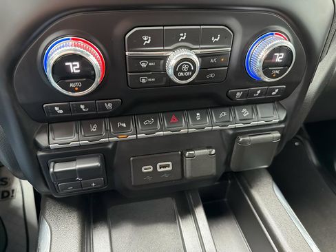 Used 2023 GMC Sierra 2500 AT4 w/ AT4 Preferred Package AWD/4WD image 17