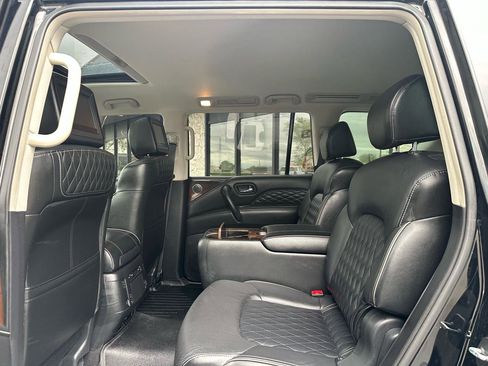 Used 2018 INFINITI QX80 4WD w/ Deluxe Technology Package image 13