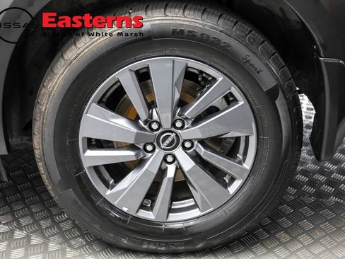 Used 2024 Nissan Pathfinder S image 9