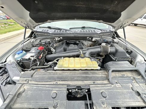 Used 2019 Ford F150 Lariat w/ Equipment Group 502A Luxury AWD/4WD image 29