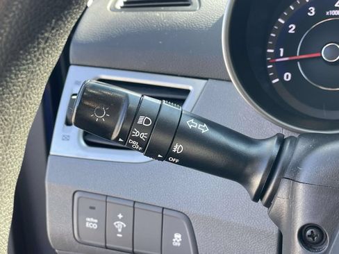 Used 2013 Hyundai Elantra GLS w/ Preferred Pkg FWD image 18