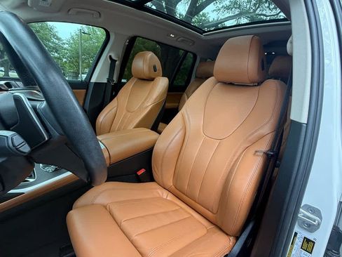 Used 2022 BMW X7 xDrive40i w/ Premium Package AWD/4WD image 9