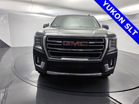 Used 2023 GMC Yukon SLT w/ SLT Premium Package image 2