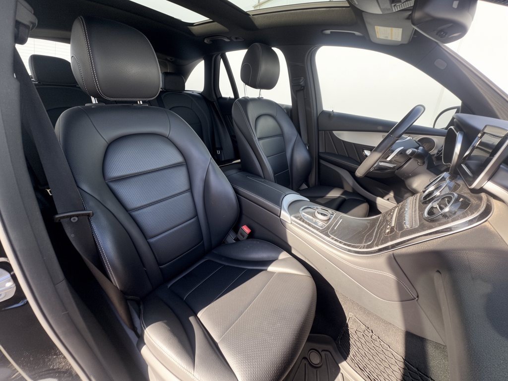 Used 2019 Mercedes-Benz GLC 300 image 30