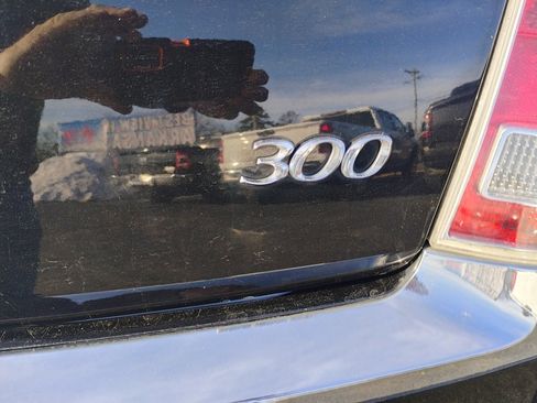 Used 2012 Chrysler 300 Limited image 10