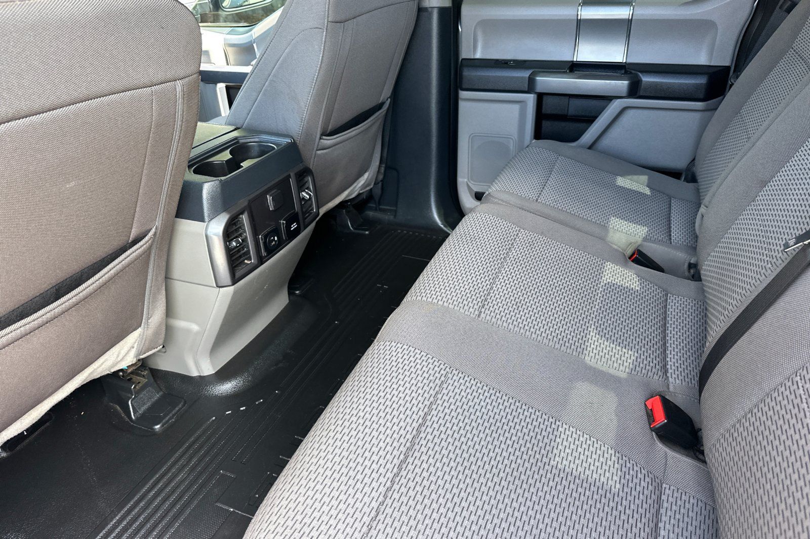Used 2022 Ford F250 XLT w/ Black Appearance Package AWD/4WD image 10