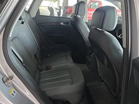 Used 2023 Audi Q5 2.0T Premium w/ Convenience Package image 17