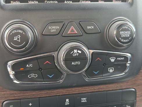 Used 2013 RAM 1500 Laramie w/ Convenience Group AWD/4WD image 32