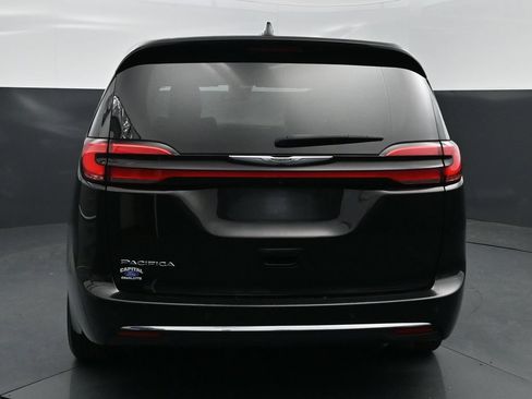 Used 2024 Chrysler Pacifica Touring-L FWD image 44