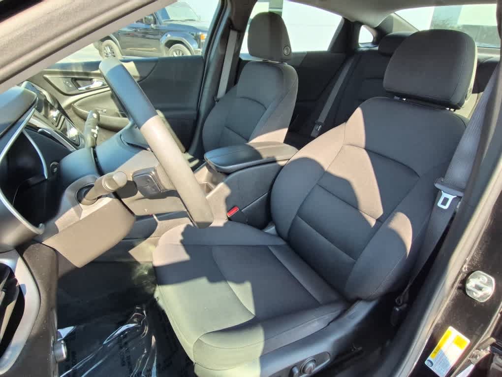 Used 2025 Chevrolet Malibu LT FWD image 11