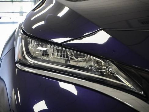 Used 2022 Toyota Venza LE AWD/4WD image 27