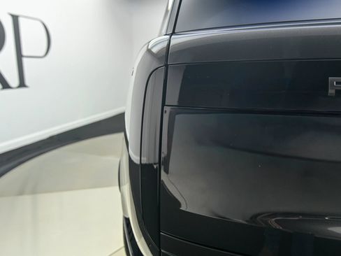 Used 2025 Land Rover Range Rover SE AWD/4WD image 20