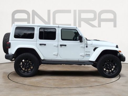 Used 2022 Jeep Wrangler Unlimited Sahara w/ Cold Weather Group AWD/4WD image 11