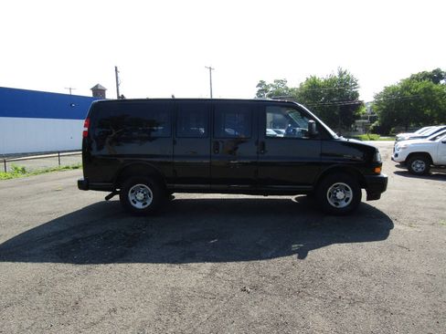 Used 2018 Chevrolet Express 2500 LS RWD image 7