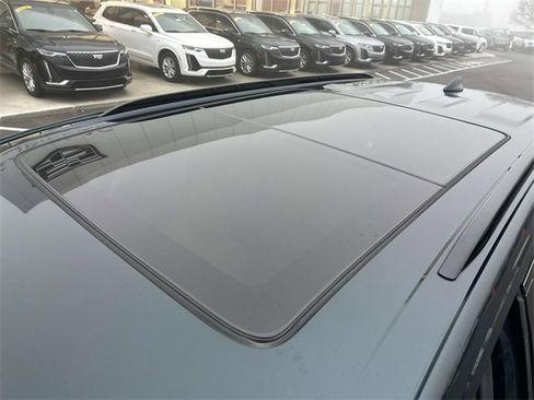Used 2024 Cadillac XT6 Sport w/ Platinum Package image 14