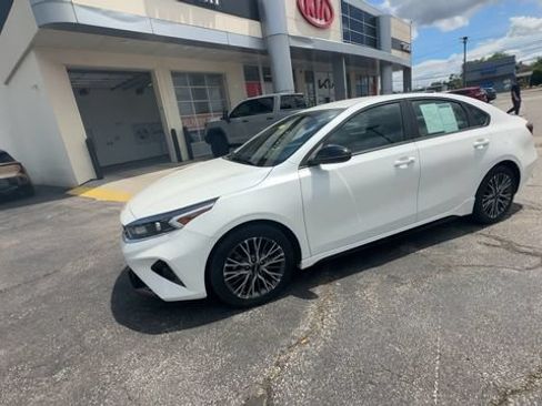 Certified 2023 Kia Forte GT-Line FWD image 4