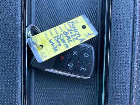 Certified 2022 GMC Sierra 1500 AT4 w/ AT4 Premium Package image 62