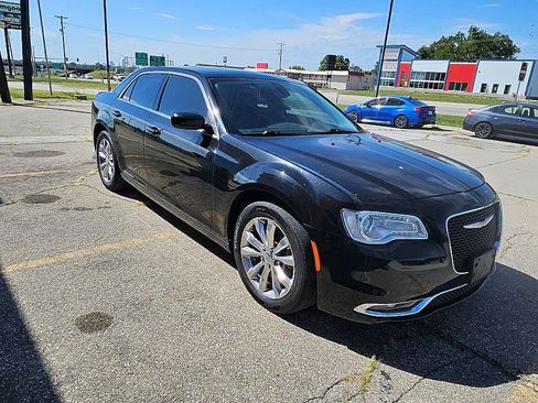 Used 2016 Chrysler 300 Limited AWD/4WD image 7