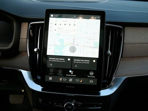 New 2026 Volvo XC90 T8 Plus w/ Protection Package Premier image 14