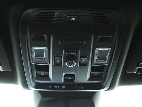 Used 2022 Cadillac Escalade Sport w/ Touring Package AWD/4WD image 19