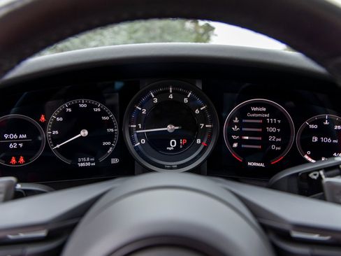 Certified 2022 Porsche 911 Carrera image 35