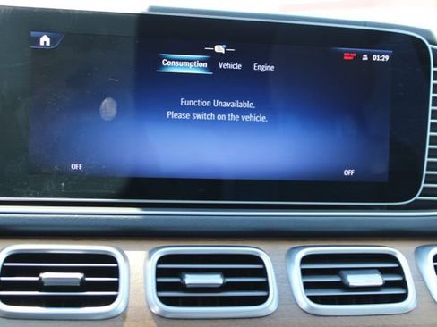Used 2025 Mercedes-Benz GLS 450 4MATIC image 32