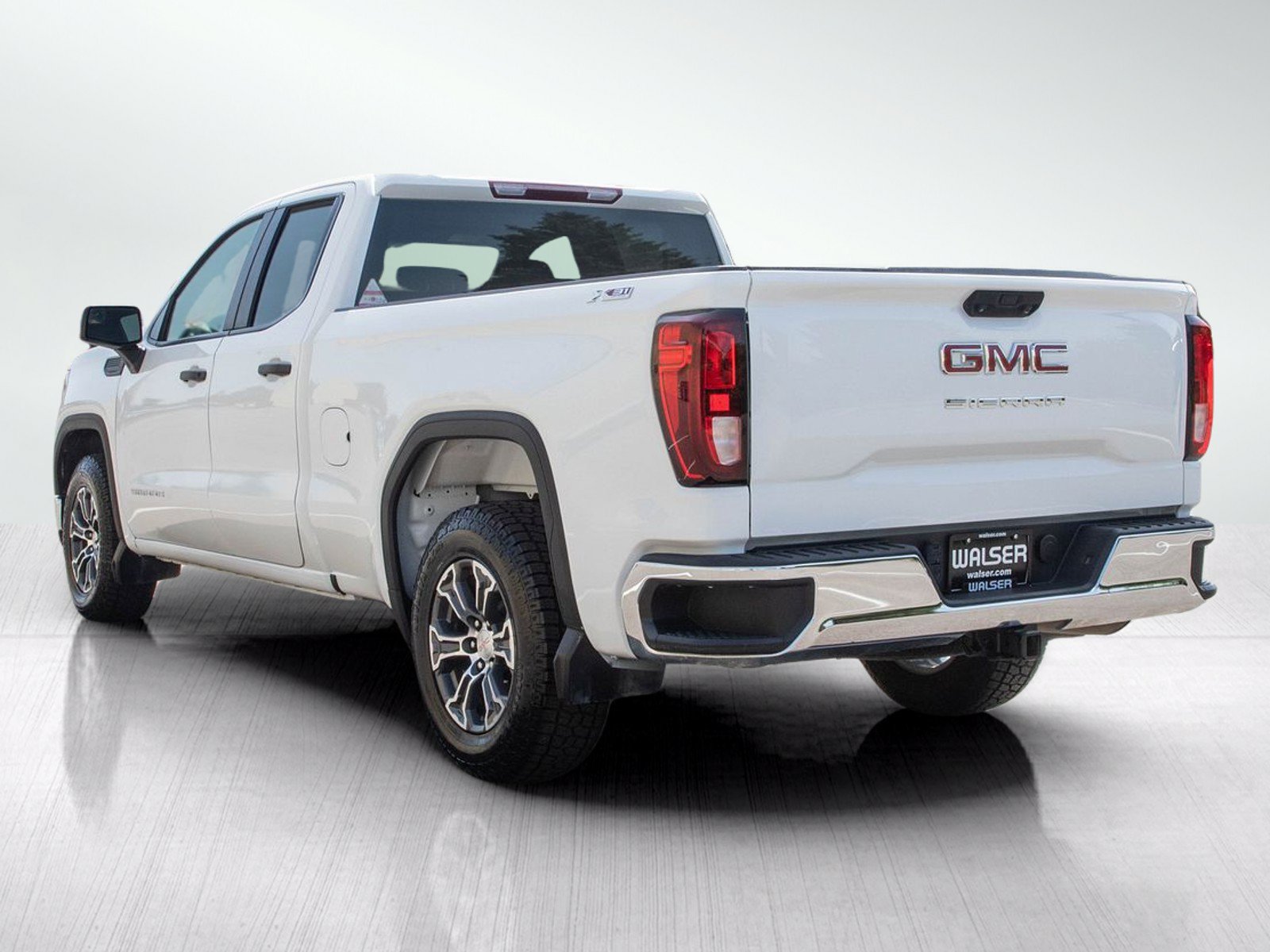 Used 2023 GMC Sierra 1500 Pro w/ Pro Value Package AWD/4WD image 5