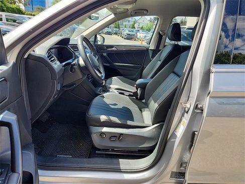 Certified 2022 Volkswagen Tiguan SE image 14