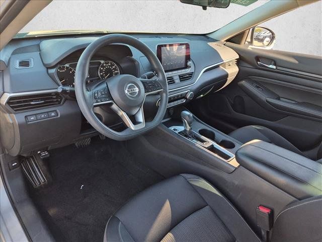 Used 2020 Nissan Altima 2.5 S FWD image 11
