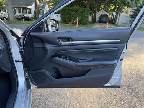 Used 2020 Nissan Altima 2.5 SV FWD image 12