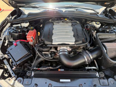 Used 2018 Chevrolet Camaro SS RWD image 11