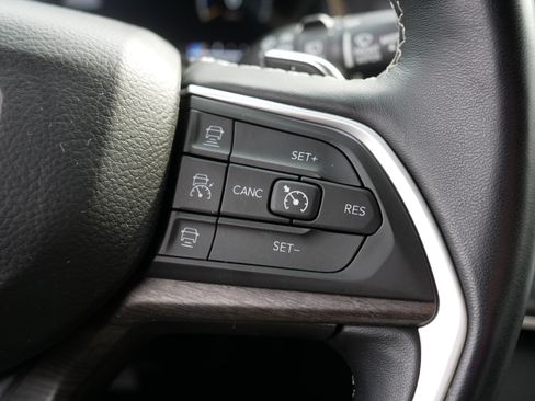 Used 2022 Jeep Grand Cherokee L Limited image 29