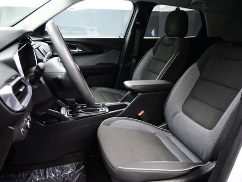 Used 2023 Chevrolet TrailBlazer LT FWD image 8