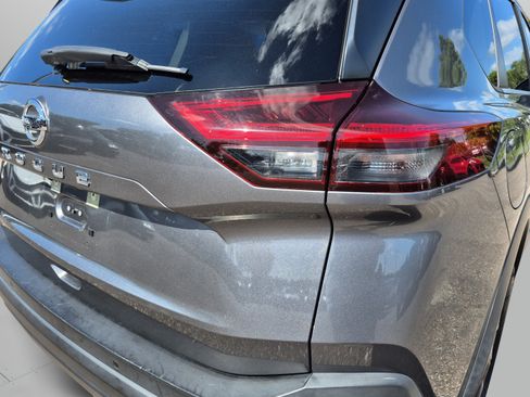 Used 2021 Nissan Rogue S FWD image 35