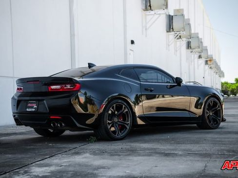 Used 2018 Chevrolet Camaro SS image 54