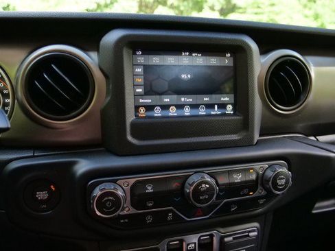 Used 2020 Jeep Wrangler Unlimited Sport S AWD/4WD image 12