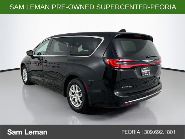 Used 2024 Chrysler Pacifica Touring-L FWD image 5