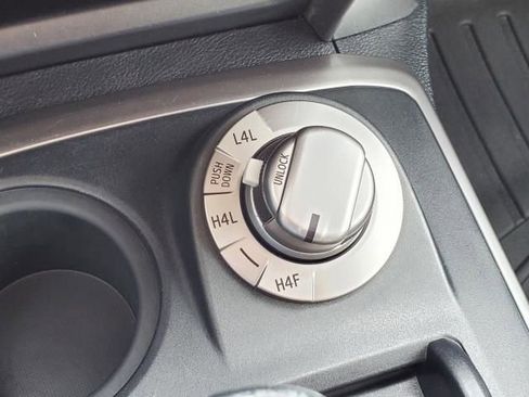 Used 2019 Toyota 4Runner Limited image 32