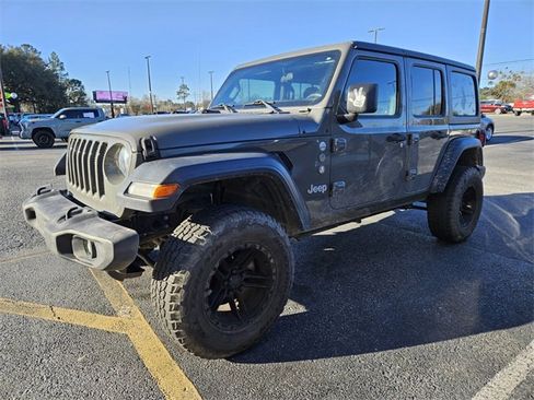 Used 2018 Jeep Wrangler Unlimited Sport S image 3