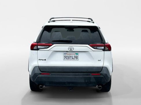 Used 2021 Toyota RAV4 LE FWD image 4