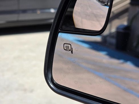 Used 2012 Ford Edge SEL FWD image 29