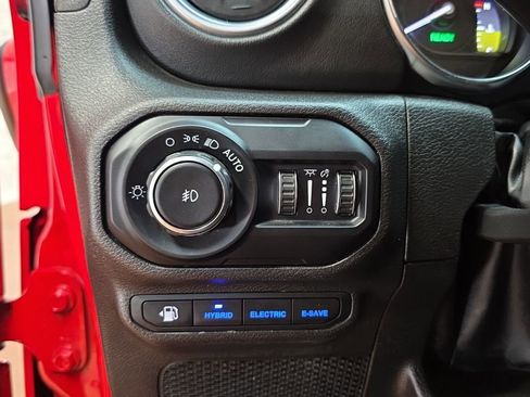 Used 2022 Jeep Wrangler Unlimited Rubicon 4xe w/ Cold Weather Group image 28