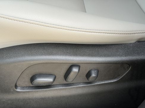 Certified 2023 Cadillac XT4 Luxury image 20