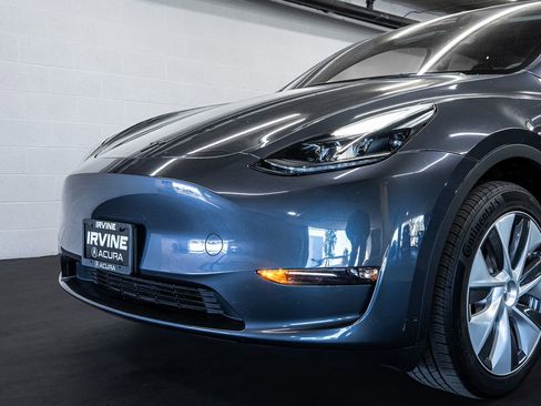 Used 2023 Tesla Model Y Long Range image 11