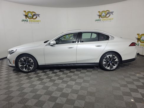 Certified 2026 BMW 540i xDrive AWD/4WD image 4
