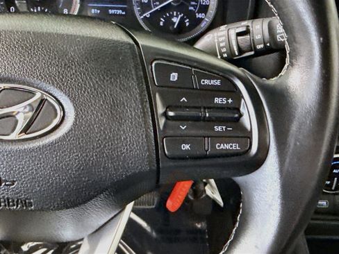 Used 2022 Hyundai Venue SEL FWD image 15