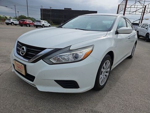 Used 2018 Nissan Altima 2.5 S image 1