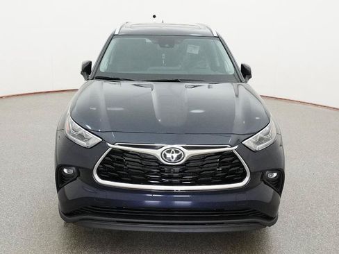 New 2026 Toyota Highlander Limited AWD/4WD image 2