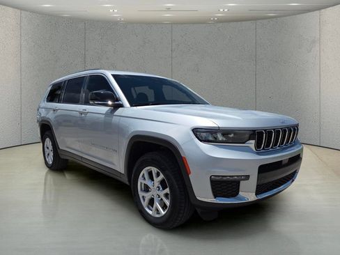 Used 2023 Jeep Grand Cherokee L Limited AWD/4WD image 12